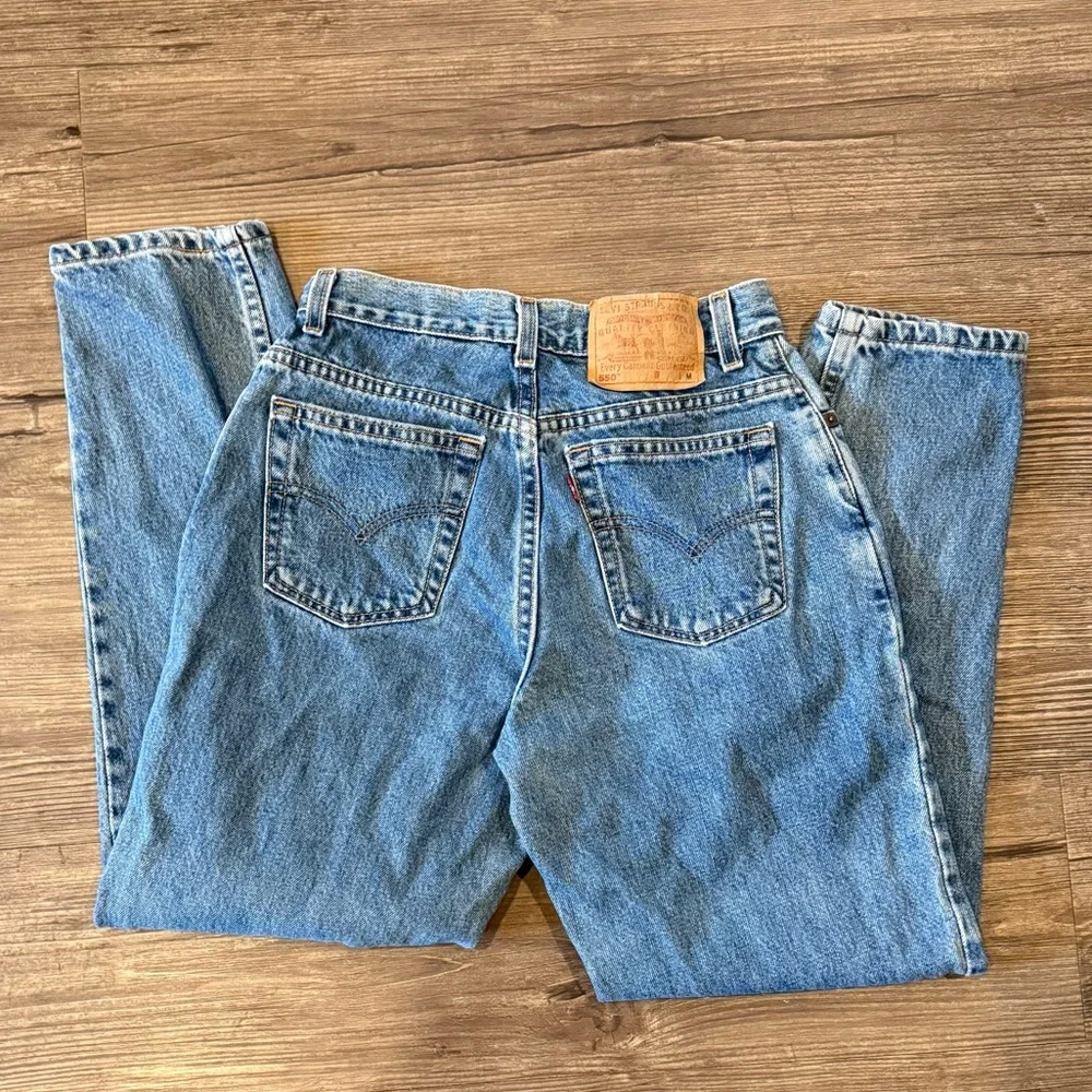 Levi’s 550 Vintage Relaxed Fit Tapered Leg Denim Jeans Women’s Size 8 Petite